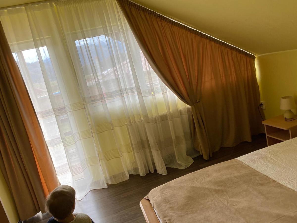 Casa Albert Valea Avrigului Ngoại thất bức ảnh
