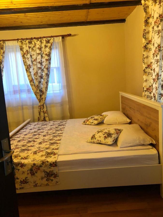 Casa Albert Valea Avrigului Ngoại thất bức ảnh