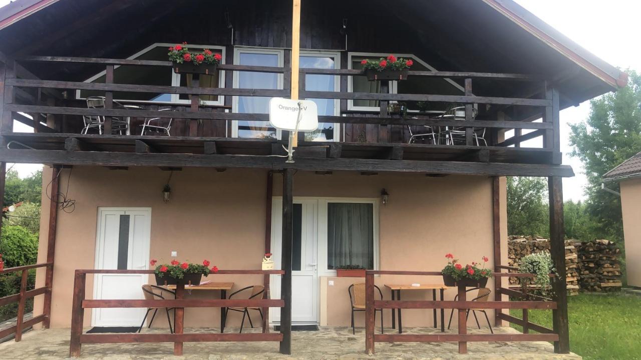 Casa Albert Valea Avrigului Ngoại thất bức ảnh
